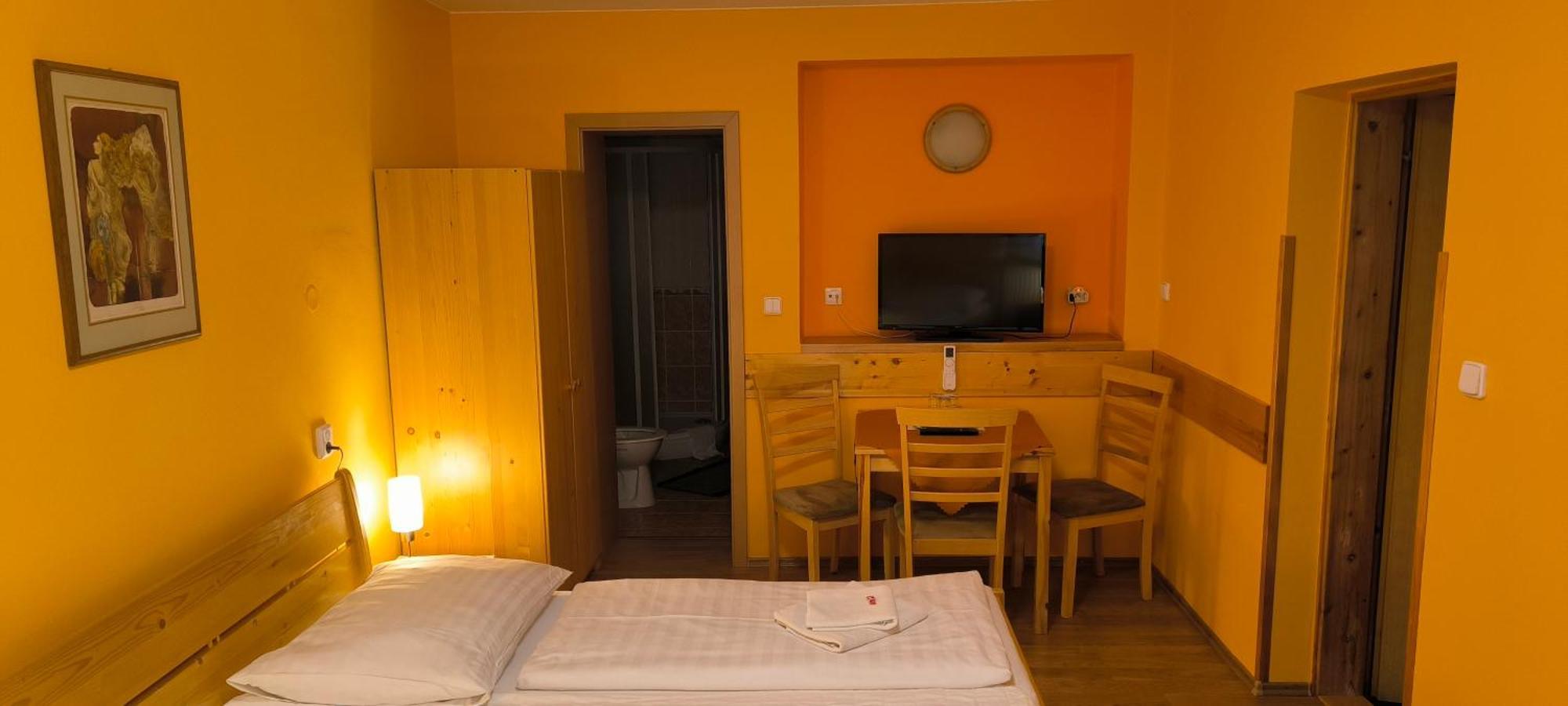 Penzion Romance Breclav Bagian luar foto
