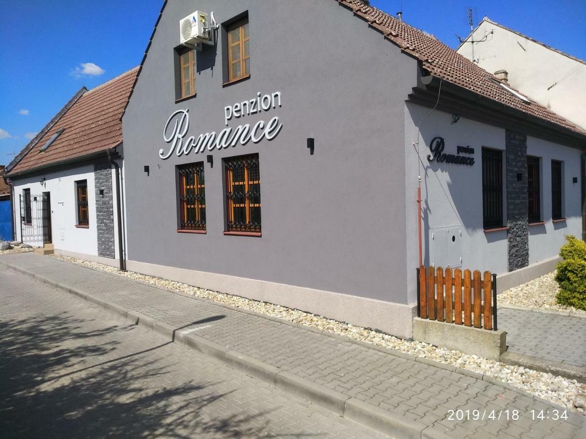 Penzion Romance Breclav Bagian luar foto