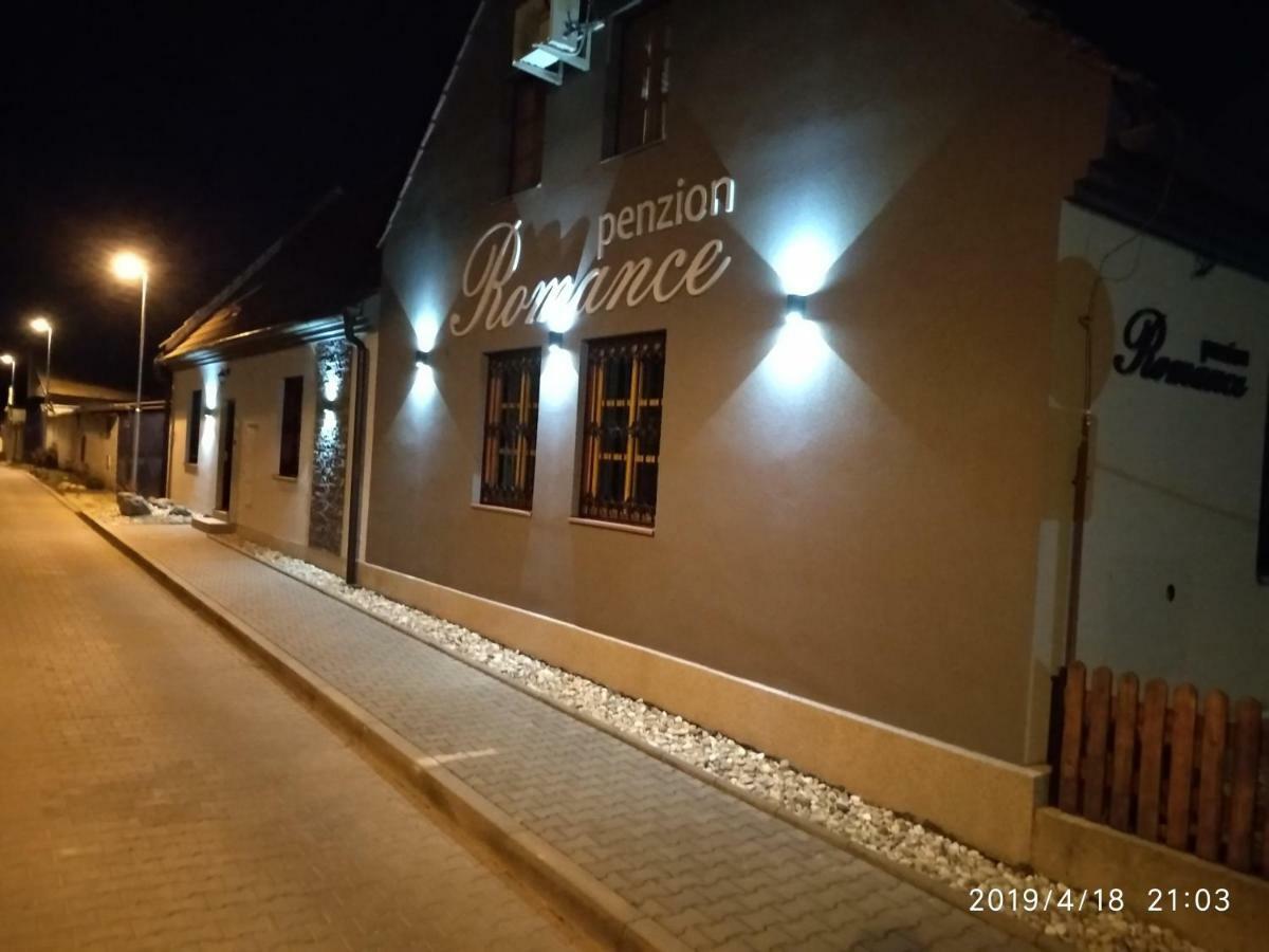 Penzion Romance Breclav Bagian luar foto